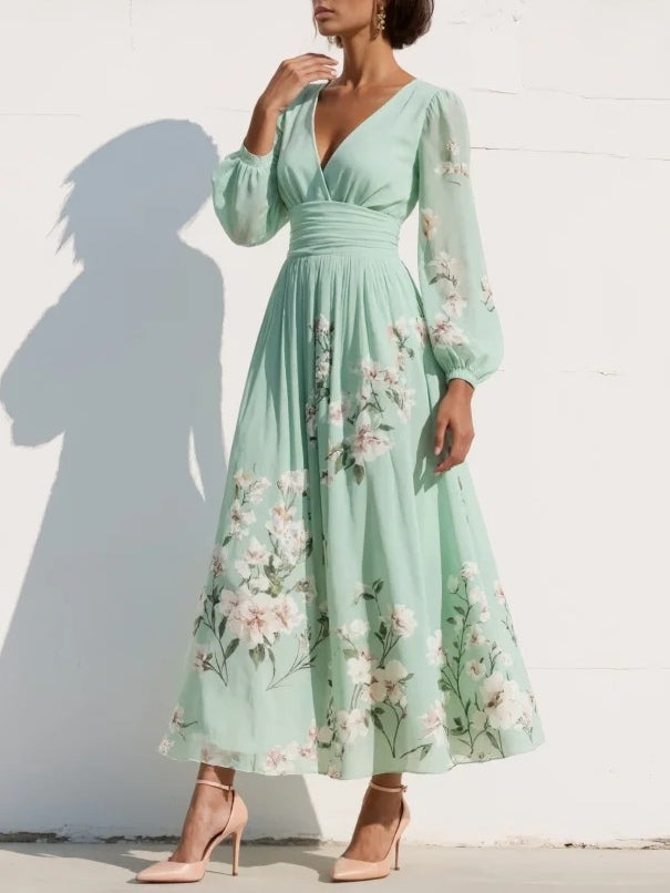 Mathilda | Lysegrøn blomstret chiffon midi kjole